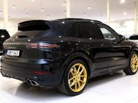 Begagnad Porsche Cayenne Turbo 549 HK (403 kW) 2018 Svart SUV