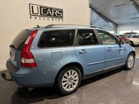 Begagnad Volvo V50 Momentum 220 HK (161 kW) 2005 Blå Kombi