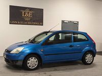 Begagnad Ford Fiesta 69 HK (50 kW) 2004 Blå Halvkombi