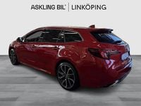 Begagnad Toyota Corolla Executive 140 HK (102 kW) 2023 Röd Kombi