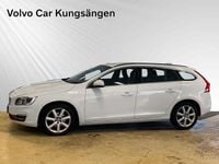 Begagnad Volvo V60 Momentum 151 HK (111 kW) 2017 Vit Kombi