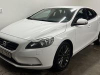 Begagnad Volvo V40 116 HK (85 kW) 2013 Vit Halvkombi