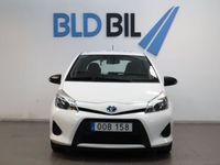 begagnad Toyota Yaris Hybrid e-CVT NYSERVAD LÅGAMIL KAMKEDJA 101 HK