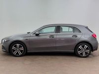 Begagnad Mercedes A250 218 HK (160 kW) 2021 Grå metallic Halvkombi
