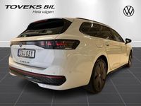 Begagnad VW Passat R-line 193 HK (141 kW) 2024 Pure white Kombi