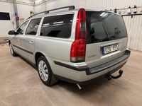 Begagnad Volvo V70 170 HK (125 kW) 2004 Ljusgrå Kombi