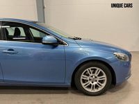Begagnad Volvo V40 116 HK (85 kW) 2014 Blå Halvkombi