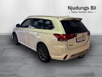 Begagnad Mitsubishi Outlander P-HEV 135 HK (99 kW) 2018 Vit SUV