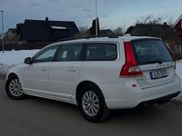 Begagnad Volvo V70 Momentum 181 HK (133 kW) 2014 Vit Kombi