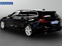 Begagnad Volvo V60 Momentum 200 HK (147 kW) 2021 Svart Kombi