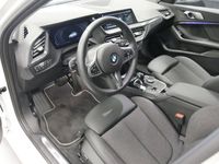 begagnad BMW 118 i Model sport Aut Hifi Backkamera 2023, Halvkombi