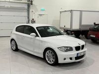 Begagnad BMW 120 Advantage 170 HK (125 kW) 2008 Vit Halvkombi