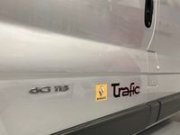 begagnad Renault Trafic 2.0 dCi 2,9t 3sits Dragkrok Bluetooth PDC SoV 2014, Minibuss