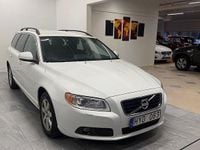 Begagnad Volvo V70 Momentum 179 HK (131 kW) 2013 Vit Kombi