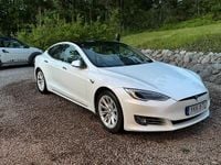 Begagnad Tesla Model S 235 kW (320 HK) 2017 Metallic Halvkombi