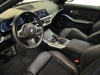 begagnad BMW 330e Sedan M-Sport 292hk