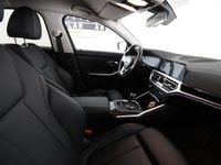 Begagnad BMW 330e Sport Line 292 HK (214 kW) 2021 Blå Kombi