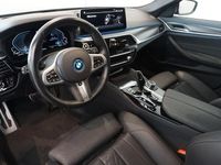 begagnad BMW 530 e xDrive Touring M-Sport Drag Fartpilot Head-Up 292hk