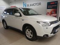 Begagnad Mitsubishi Outlander 203 HK (149 kW) 2015 Vit metallic SUV