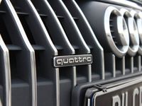 begagnad Audi A4 Avant 3.0 TDI V6 quattro S Tronic 218hk |Ambilight|