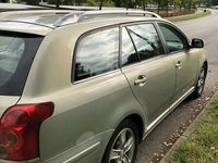 begagnad Toyota Avensis Kombi 2.0 D-4 VVT-i