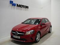Begagnad Mercedes A180 122 HK (89 kW) 2017 Röd Halvkombi