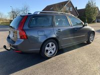 begagnad Volvo V50 D2 Momentum 6-vxl manuell 2012