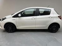 Begagnad Toyota Yaris Active 101 HK (74 kW) 2018 Vit