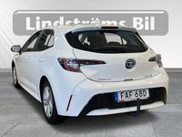 begagnad Toyota Corolla Hybrid Corolla VersoActive 1,8 e-CVT V-hjul Drag 2021, Kombi