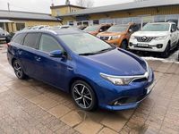 begagnad Toyota Auris Hybrid SPORTS TOURING 1.8 HSD CVT AUT 2-ÅRS GARANTi