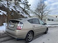 Begagnad Toyota Prius 112 HK (82 kW) 2005 Brun Halvkombi