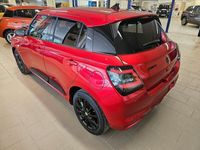 Begagnad Suzuki Swift 83 HK (61 kW) 2024 Röd Halvkombi