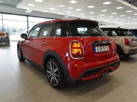 Begagnad Mini Cooper 179 HK (131 kW) 2022 Röd Halvkombi