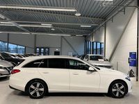 Begagnad Mercedes C300 Avantgarde 313 HK (230 kW) 2023 Vit Kombi