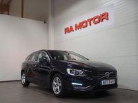 Begagnad Volvo V60 Momentum 190 HK (139 kW) 2016 Mörkblå (blå metallic) Kombi
