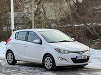Begagnad Hyundai i20 Premium 75 HK (55 kW) 2014 Vit Halvkombi