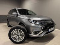 Begagnad Mitsubishi Outlander 224 HK (164 kW) 2019 Grå SUV