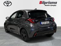 begagnad Toyota Yaris Hybrid Style Edition Säkerhetspaket Vinterhjul 2023, Halvkombi