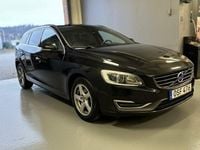 Begagnad Volvo V60 Momentum 215 HK (158 kW) 2015 Svart Kombi