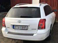 begagnad Toyota Avensis Kombi 2.4 D-4 VVT-i Automat 163hk