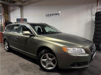 Begagnad Volvo V70 Momentum 231 HK (169 kW) 2010 Grön Kombi