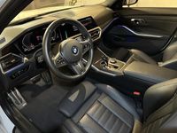 begagnad BMW 330 d xDrive Touring | Garanti | Värmare | Dragkrok