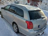 Begagnad Toyota Avensis 147 HK (108 kW) 2004 Kombi