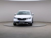 Begagnad Skoda Octavia Scout Business Line 184 HK (135 kW) 2019 Vit Kombi
