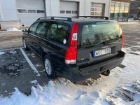 Begagnad Volvo V70 140 HK (102 kW) 2005 Grön metallic Kombi