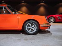 Begagnad Porsche 911 125 HK (91 kW) 1970 Röd Sportkupé