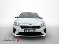 Begagnad Kia Ceed Advance 141 HK (103 kW) 2021 Vit Halvkombi