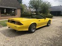 Begagnad Chevrolet Camaro 175 HK (128 kW) 1988 Gul Cab