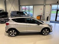 Begagnad Ford Fiesta Active 101 HK (74 kW) 2019 Grå (moondust silver metallic) Halvkombi