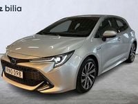 Begagnad Toyota Corolla Hybrid Style 98 HK (72 kW) 2020 Silver Halvkombi